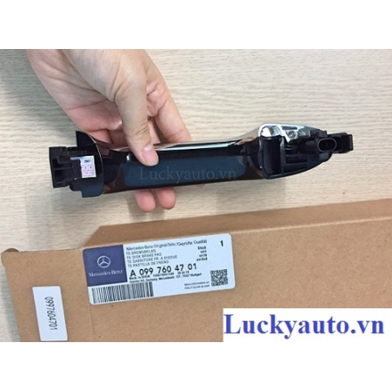 Tay mở cửa ngoài trước trái xe Mercedes C300 đời 2016_ 0997604701
